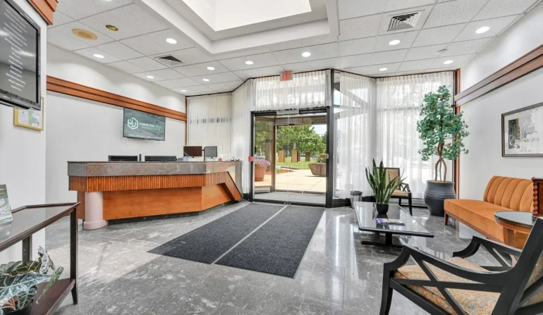 74-Lobby (2)